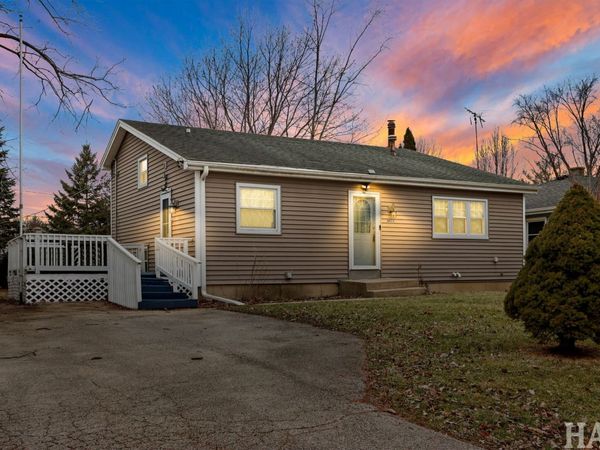 38132 N Manor Avenue , Beach Park, IL 60087