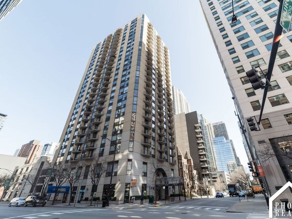 70 W Huron Street, Unit 2207, Chicago, IL 60654
