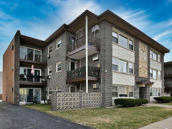 3009 Paris Avenue, Unit 302, River Grove, IL 60171