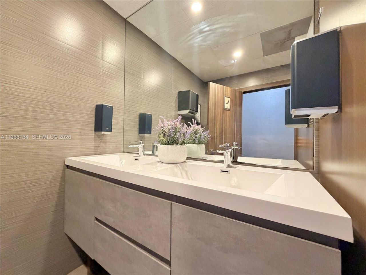 4273 NW 41st St, Doral, FL 33178 Photo