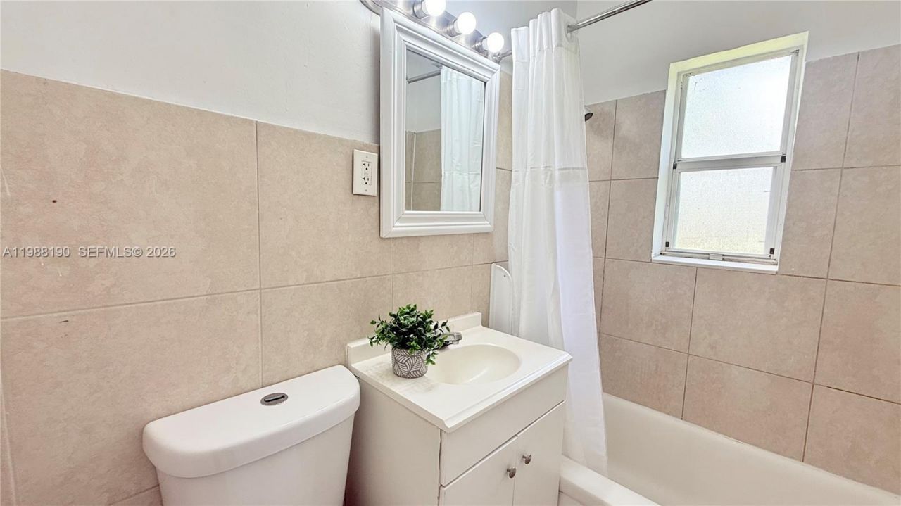 1411 NE 155th Ter, North Miami Beach, FL 33162 Photo