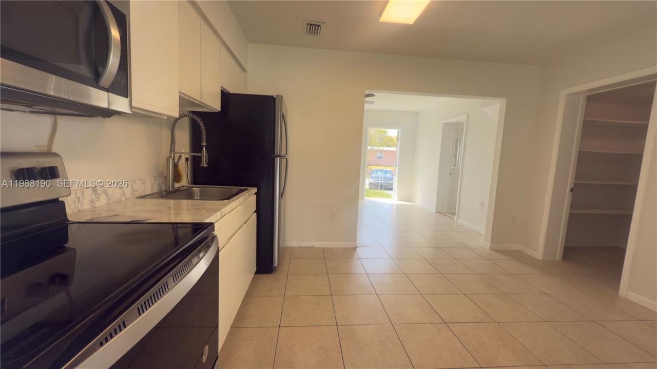 1411 NE 155th Ter , Unit 1411, North Miami Beach, FL 33162 Photo