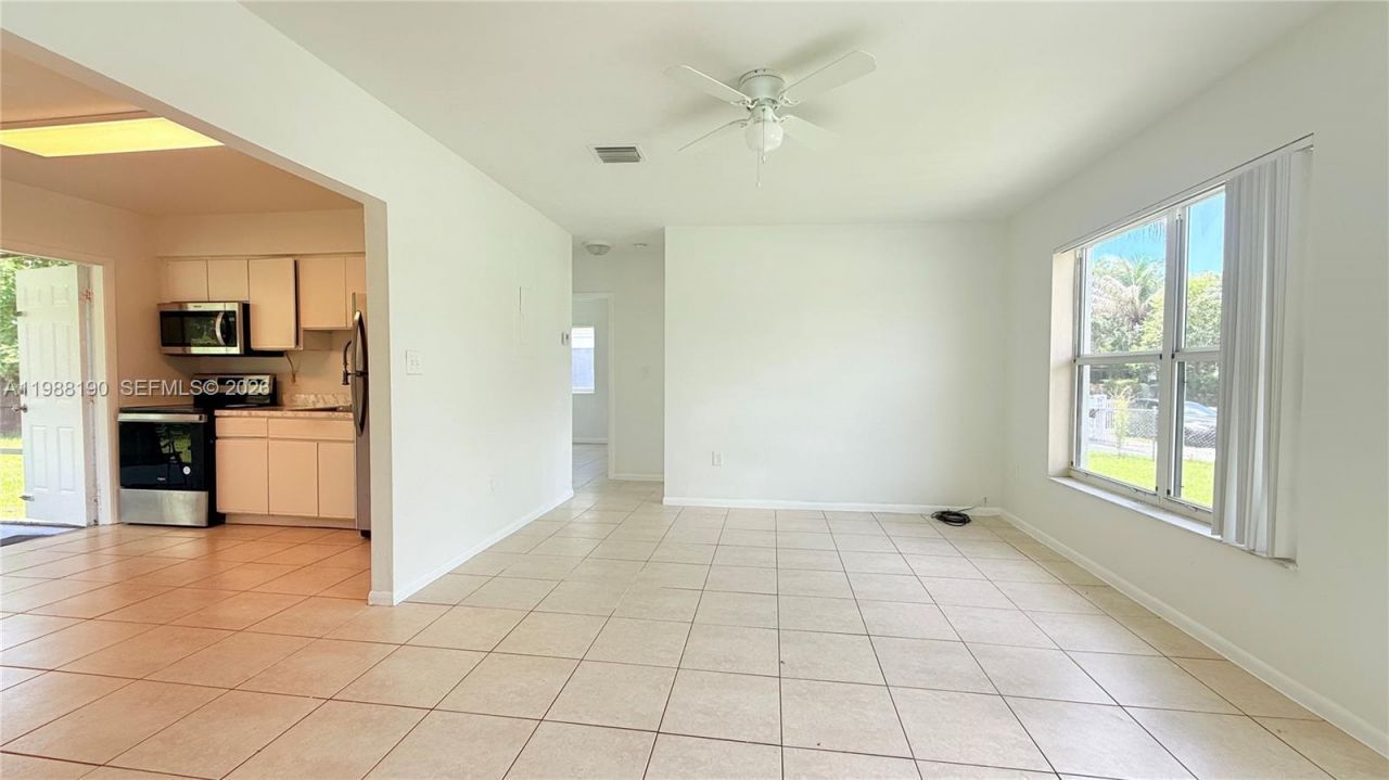 1411 NE 155th Ter, North Miami Beach, FL 33162 Photo