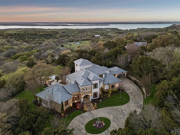 707 Oakhill Lane, Cedar Hill, TX 75104