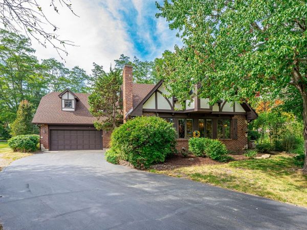 4511 Hanover Drive , Crystal Lake, IL 60012