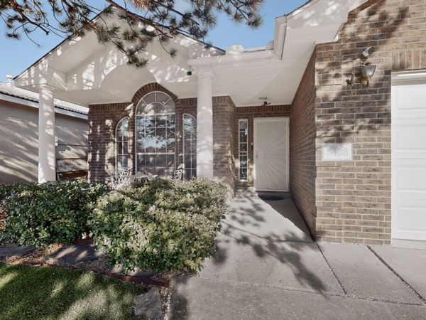 8408 San Tesoro Street NE, Albuquerque, NM 87113