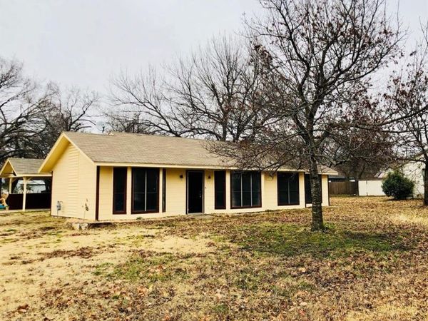 210 W Houston Street, Leonard, TX 75452
