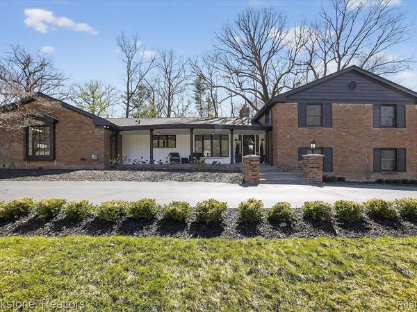 754 N Valley Chase Road, Bloomfield Hills, MI 48304