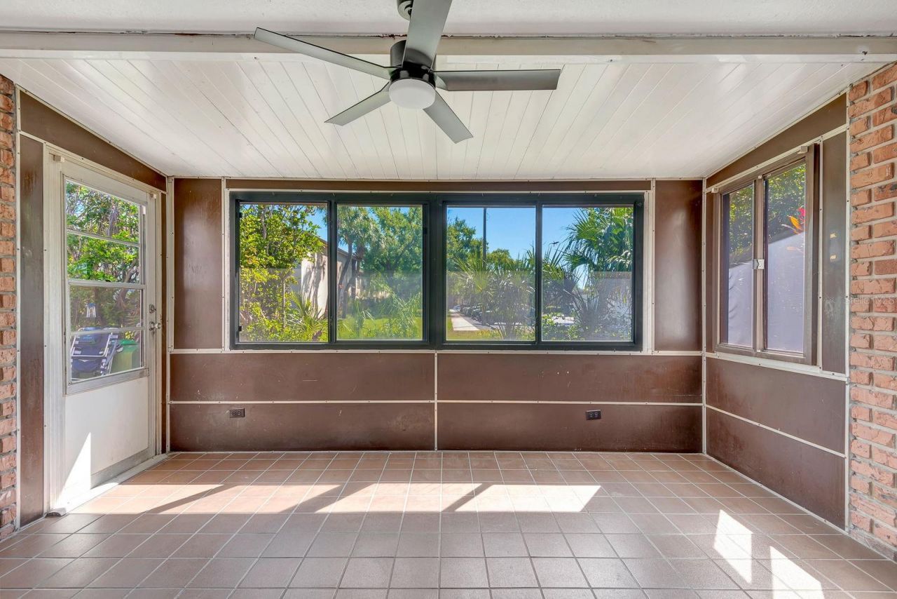 1122 84th Terrace N, Unit A, Saint Petersburg, FL 33702 Photo