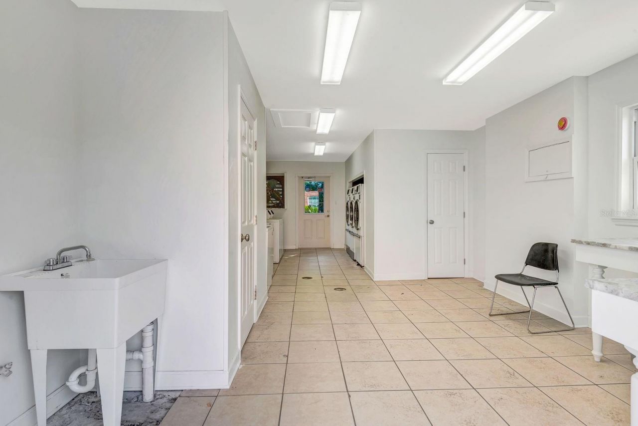 1122 84th Terrace N, Unit A, Saint Petersburg, FL 33702 Photo