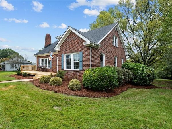 1308 Meadow Road , Eden, NC 27288