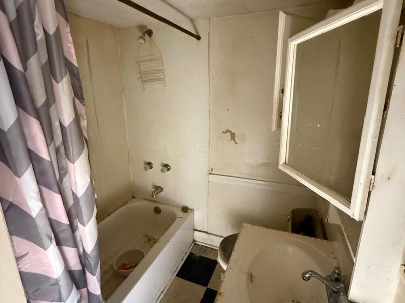 2320 Hamilton Avenue, Columbus, OH 43211 Photo 3