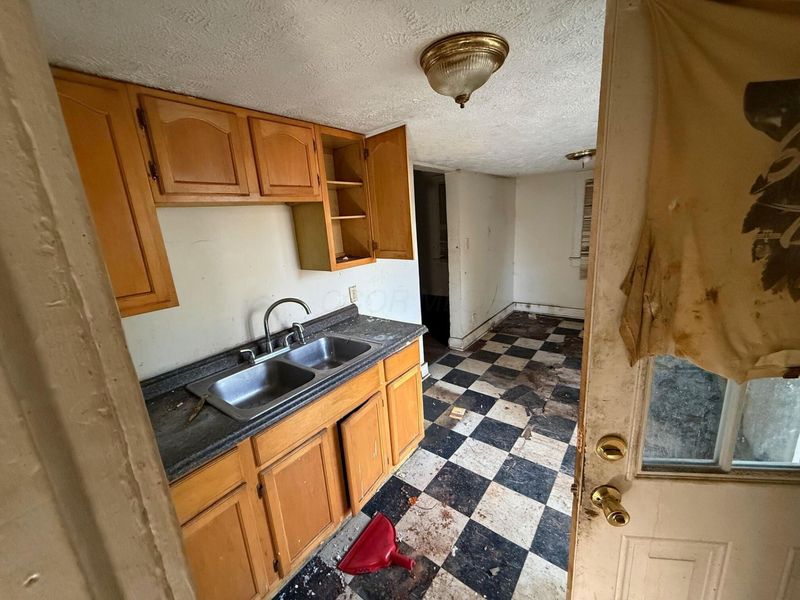 2320 Hamilton Avenue, Columbus, OH 43211 Photo 4