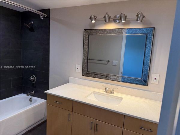 9355 SW 8th St , Unit 305, Boca Raton, FL 33428