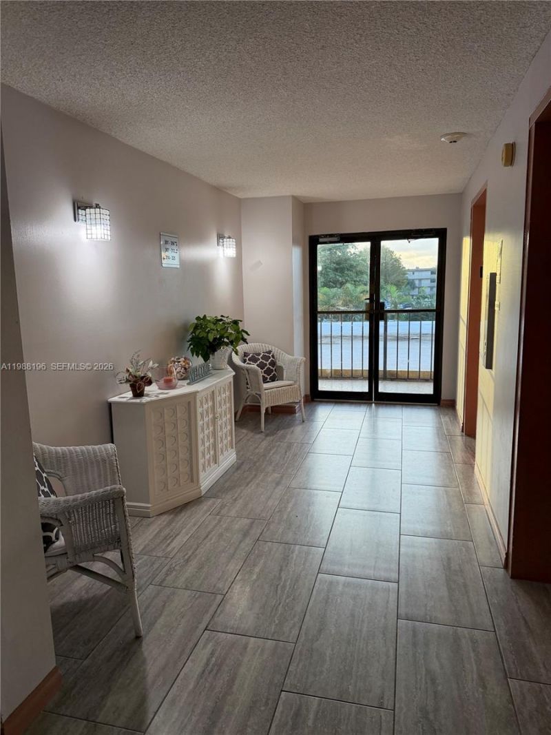 9355 SW 8th St, Unit 305, Boca Raton, FL 33428 Photo