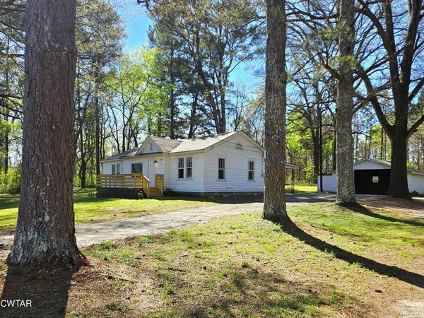 550 Lawrence Switch Road , Jackson, TN 38305