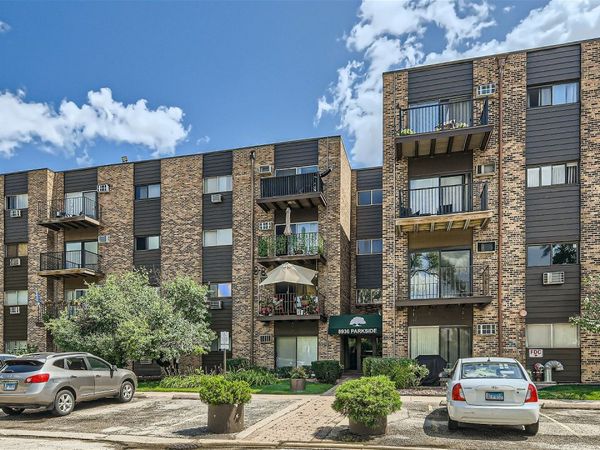 8936 N PARKSIDE Avenue, Unit 311, Des Plaines, IL 60016