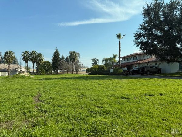 360 Garnsey Avenue, Bakersfield, CA 93309