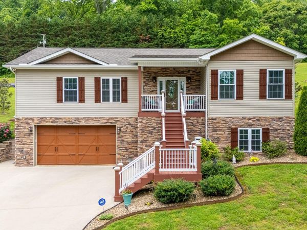 180 Owens Drive, Rocky Top, TN 37769