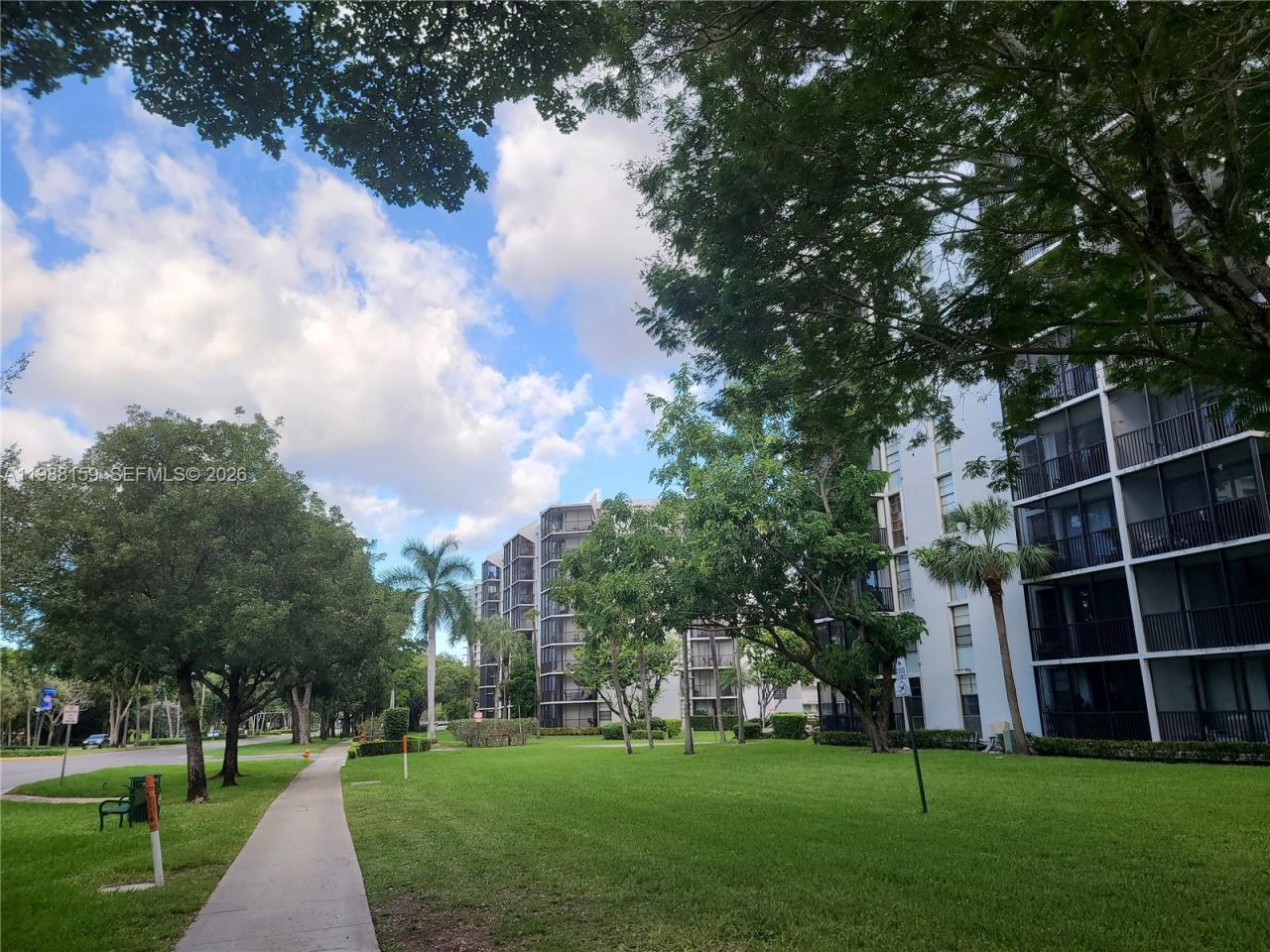 3475 N Country Club Dr , Unit 202, Aventura, FL 33180 Photo