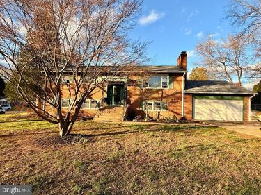 8907 FORT DRIVE, MANASSAS, VA 20110