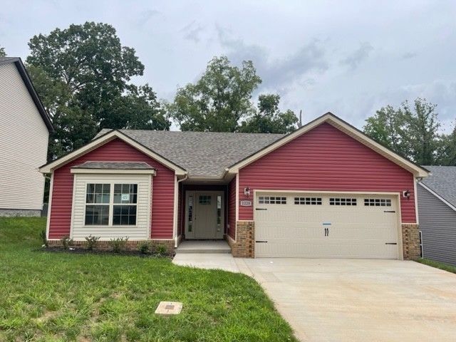 1228 Cardinal Creek Dr, Clarksville, TN 37040 Main Photo
