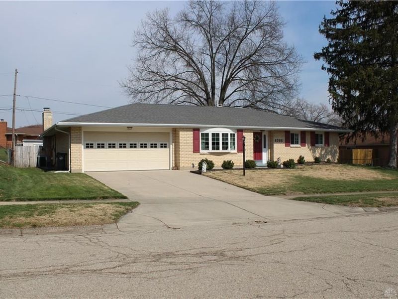 6208 Rosecrest Drive, Butler Township, OH 45414 Photo 2