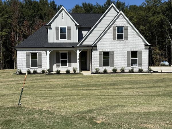 309 Centerline Roper Loop, Byhalia, MS 38611