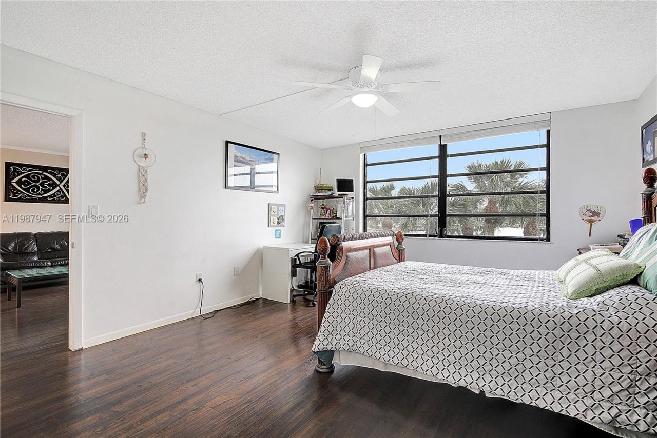 1100 Colony Point Cir , Unit 302, Pembroke Pines, FL 33026 Photo