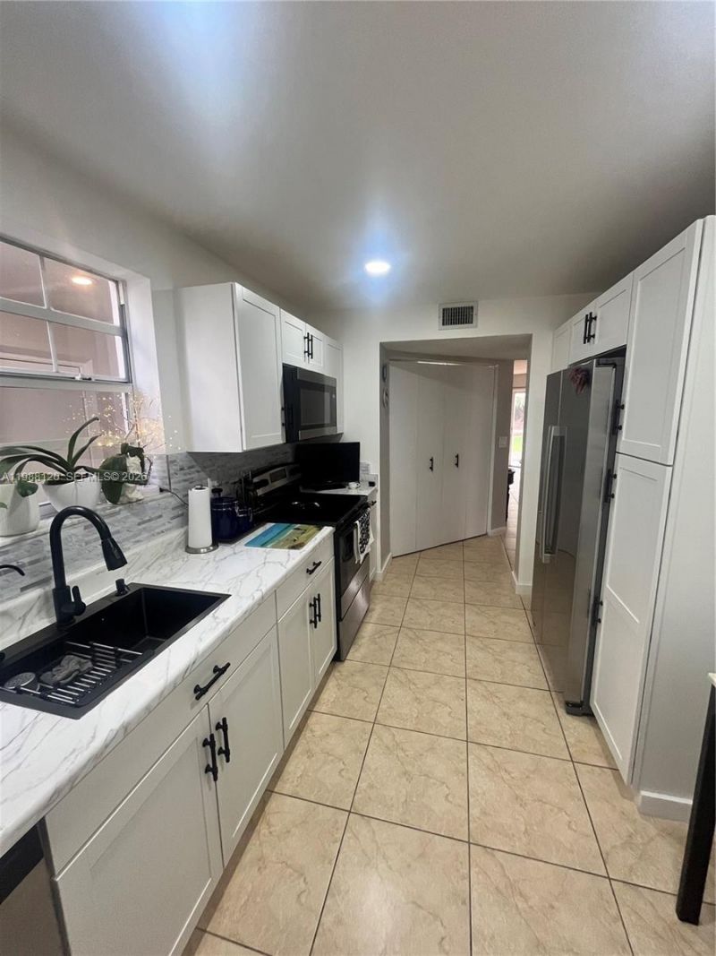 2243 SE 27th Dr, Unit 103-D, Homestead, FL 33035 Photo