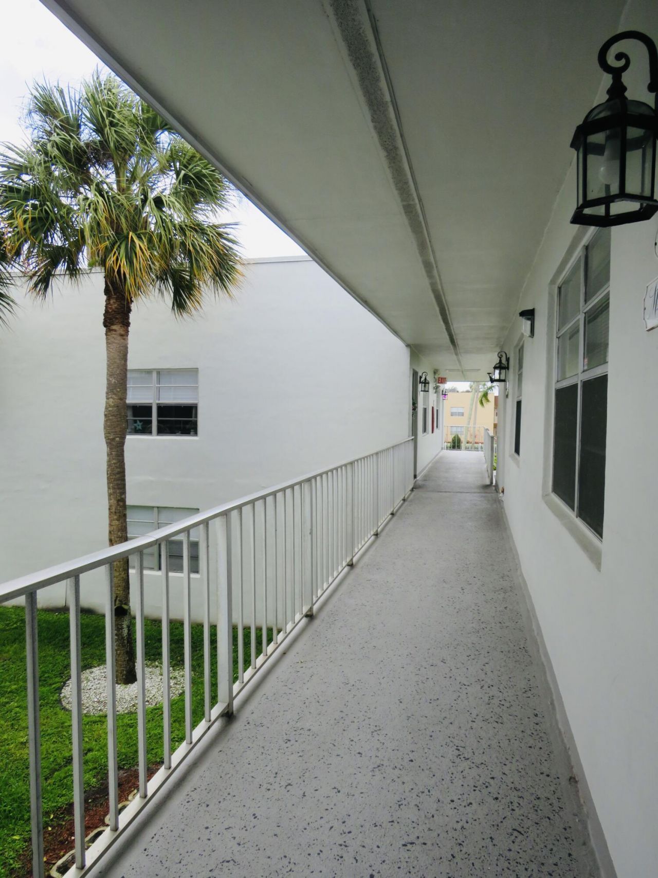 557 Burgundy L, Delray Beach, FL 33484 Photo