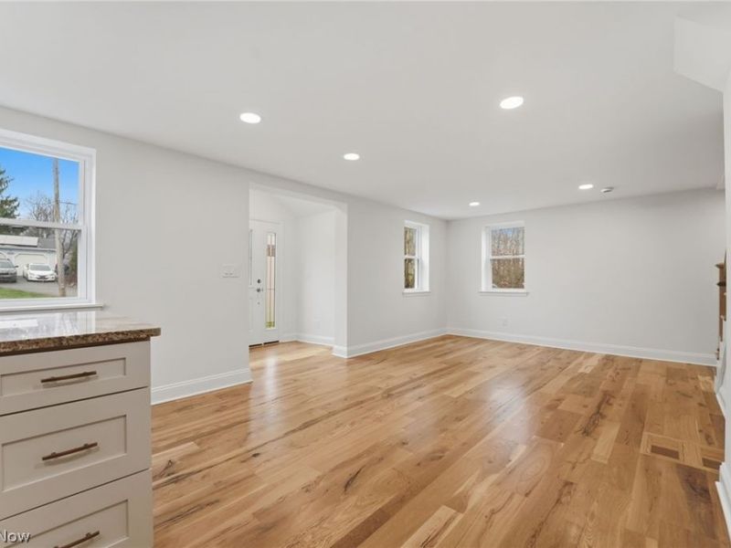 13829 Carlton Street, Burton, OH 44021 Photo 14