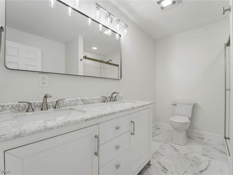 13829 Carlton Street, Burton, OH 44021 Photo 27