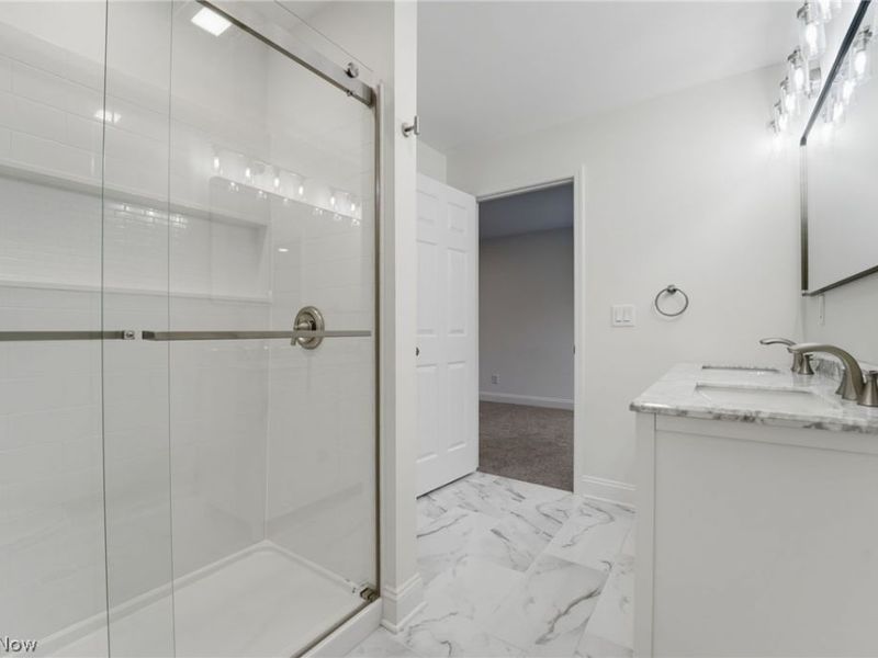 13829 Carlton Street, Burton, OH 44021 Photo 27