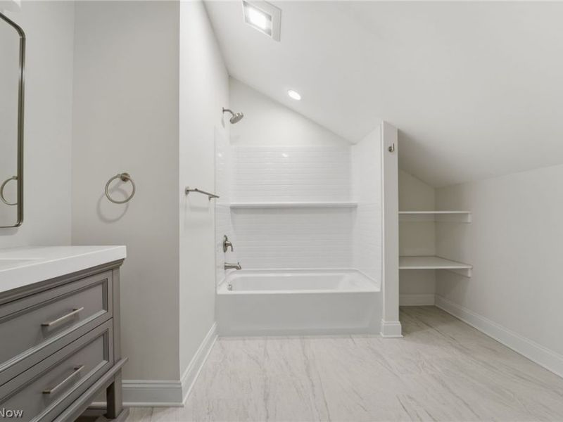 13829 Carlton Street, Burton, OH 44021 Photo 35