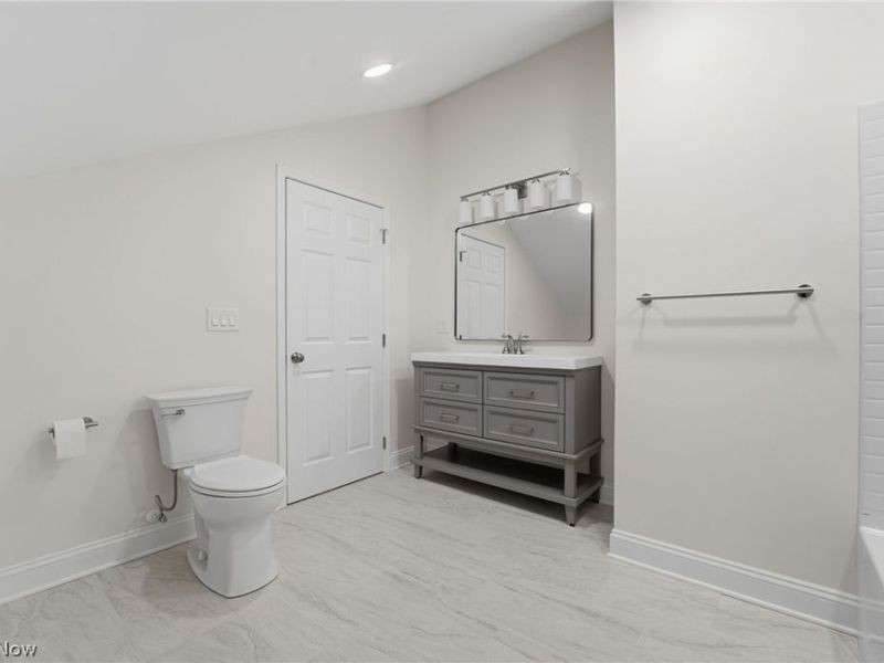 13829 Carlton Street, Burton, OH 44021 Photo 36