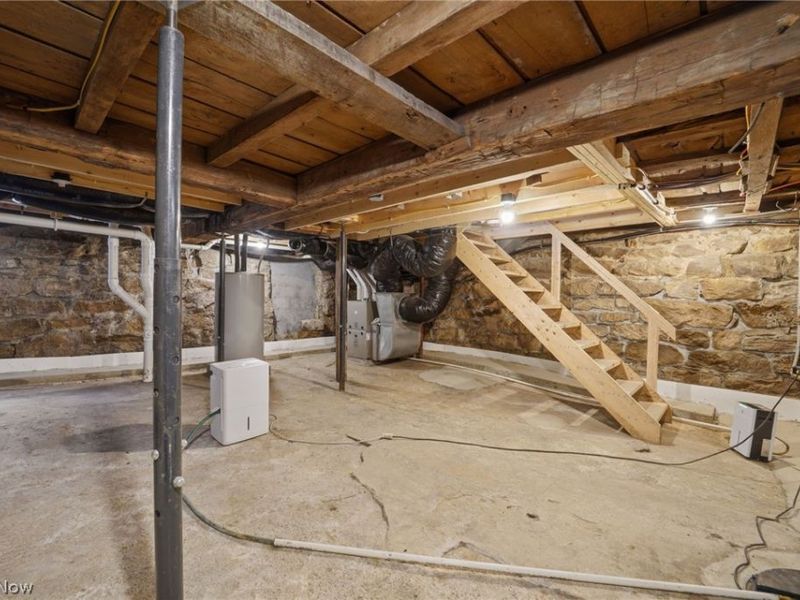 13829 Carlton Street, Burton, OH 44021 Photo 37