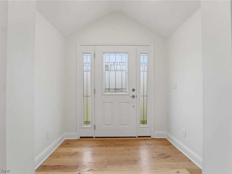 13829 Carlton Street, Burton, OH 44021 Photo 9