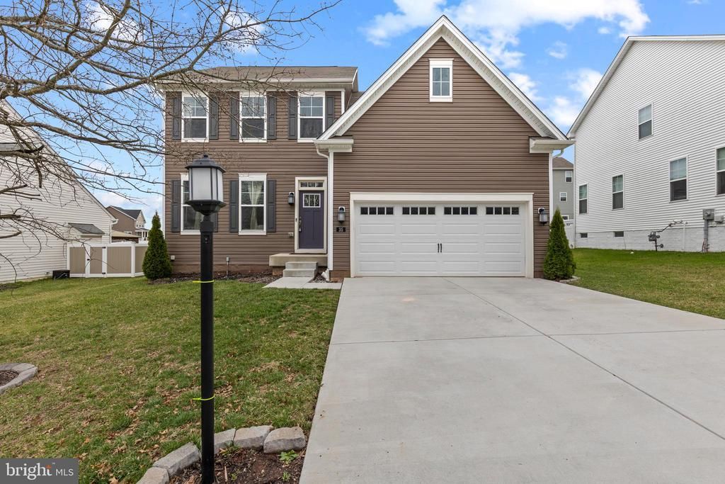 35 HICKORY RIDGE CIRCLE, YORK, PA 17404