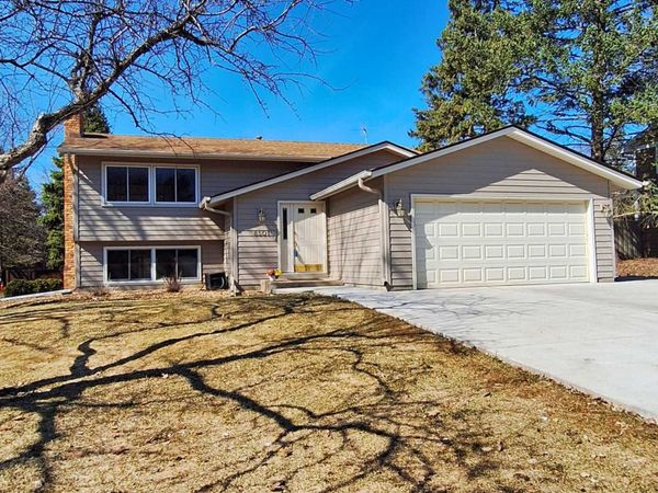 8501 Zanzibar Lane N, Maple Grove, MN 55311