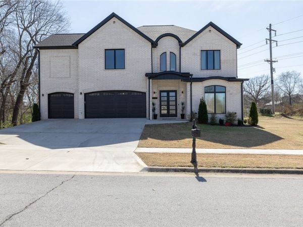 4281 W American Drive , Fayetteville, AR 72704