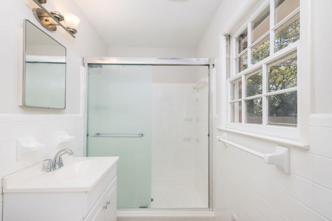 1317 Coleridge Street Photo 12