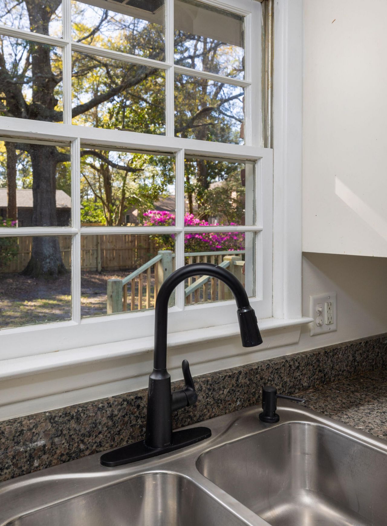 1317 Coleridge Street Photo 9