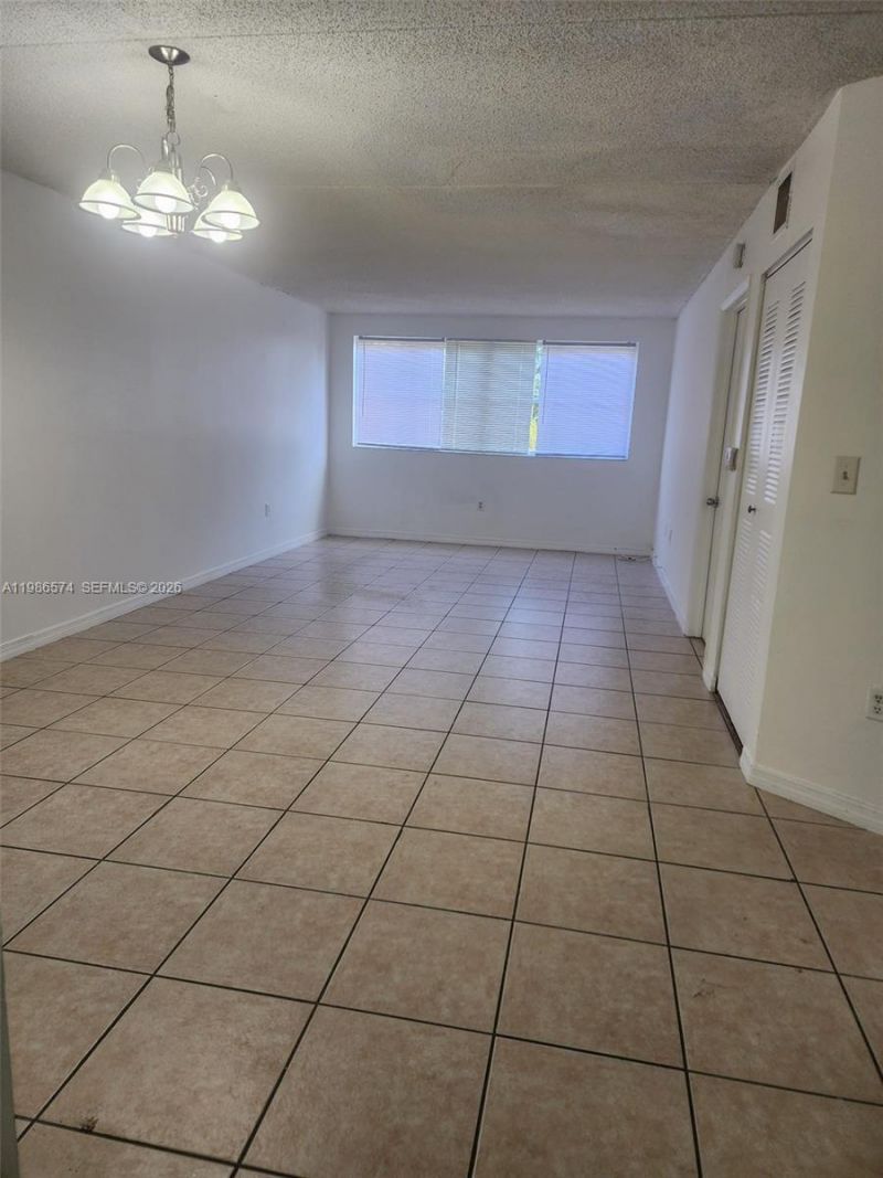 6195 NW 186th St, Unit 309, Hialeah, FL 33015 Photo