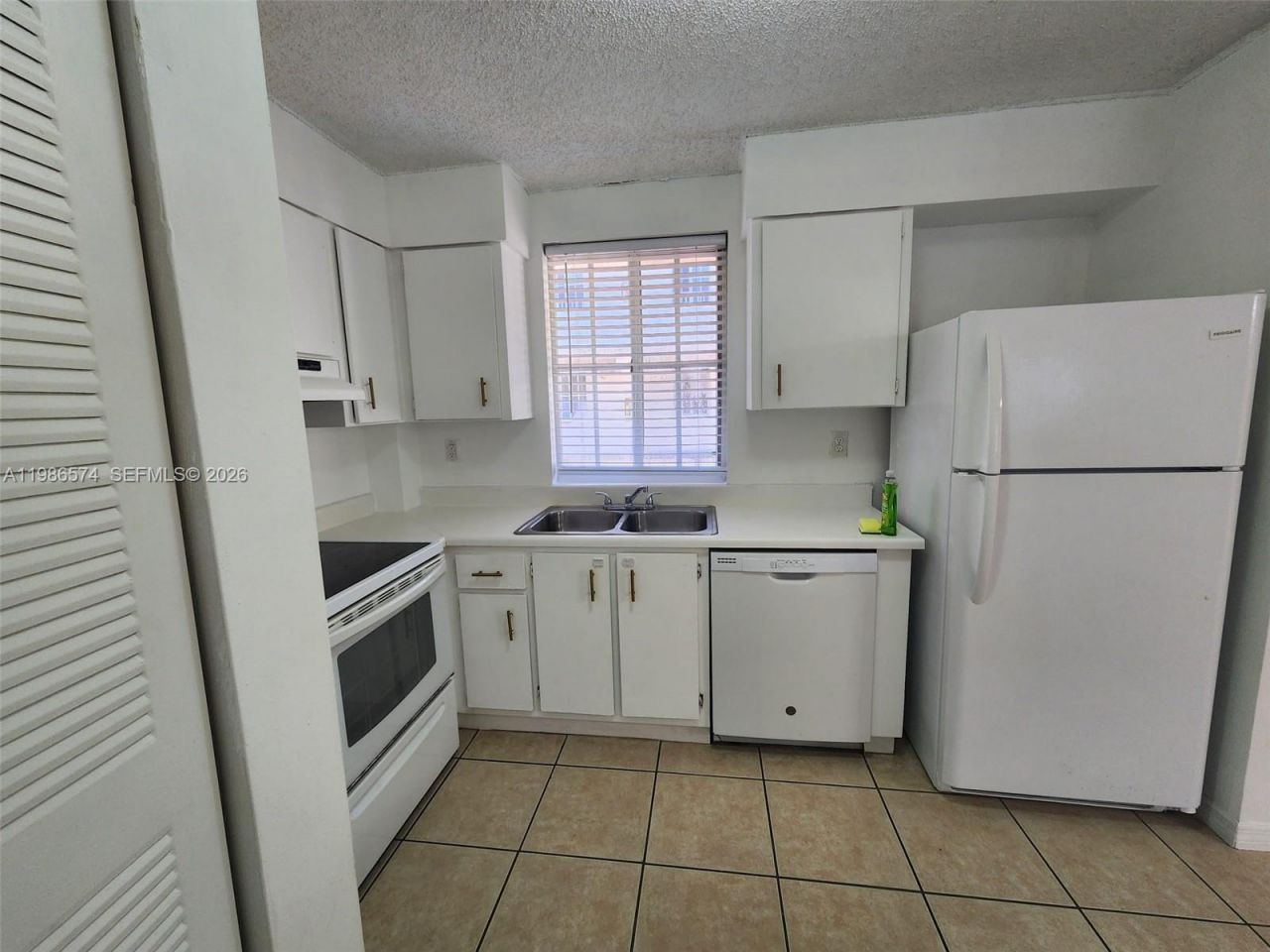 6195 NW 186th St, Unit 309, Hialeah, FL 33015 Photo