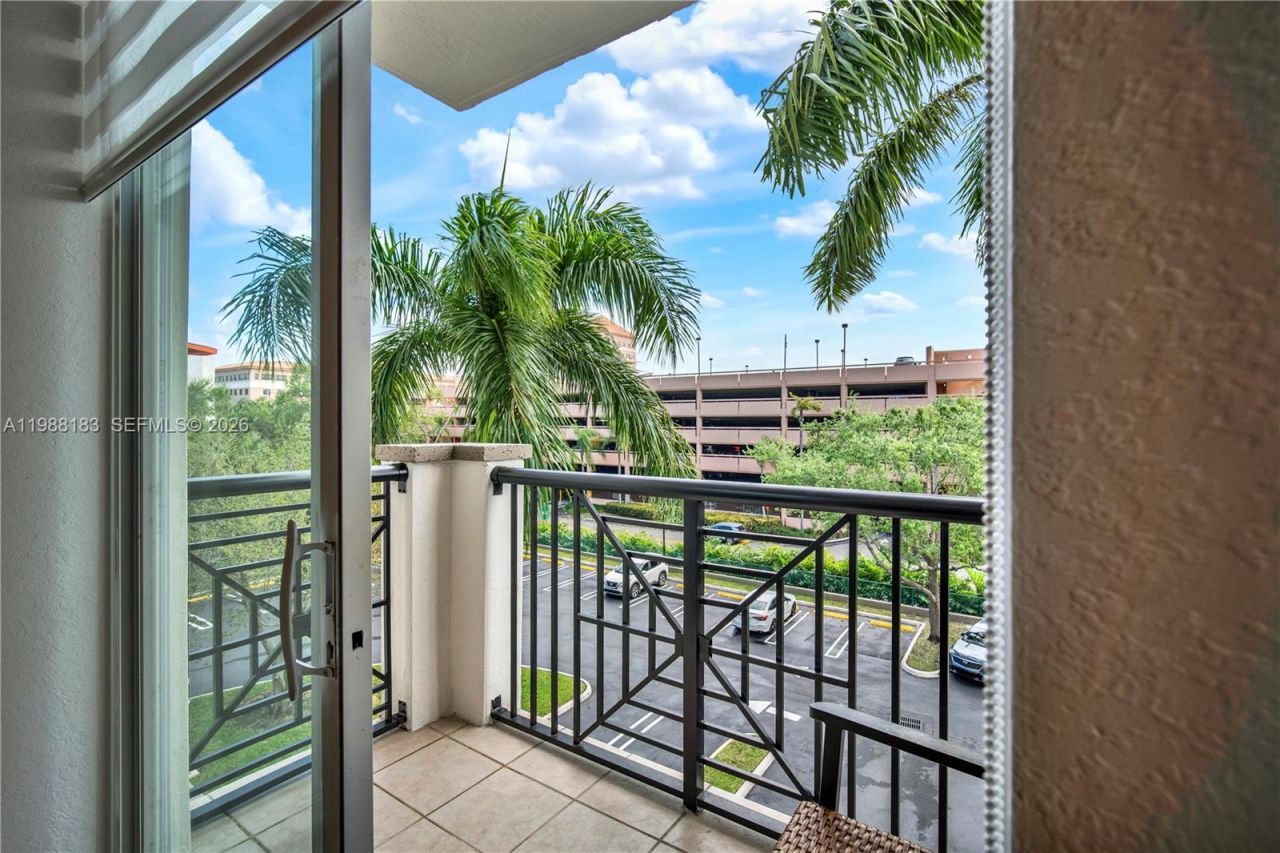 9021 SW 94th St, Unit 308, Miami, FL 33176 Photo