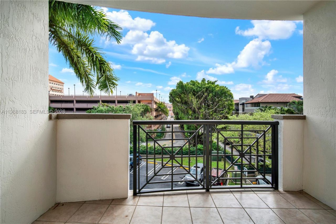 9021 SW 94th St, Unit 308, Miami, FL 33176 Photo