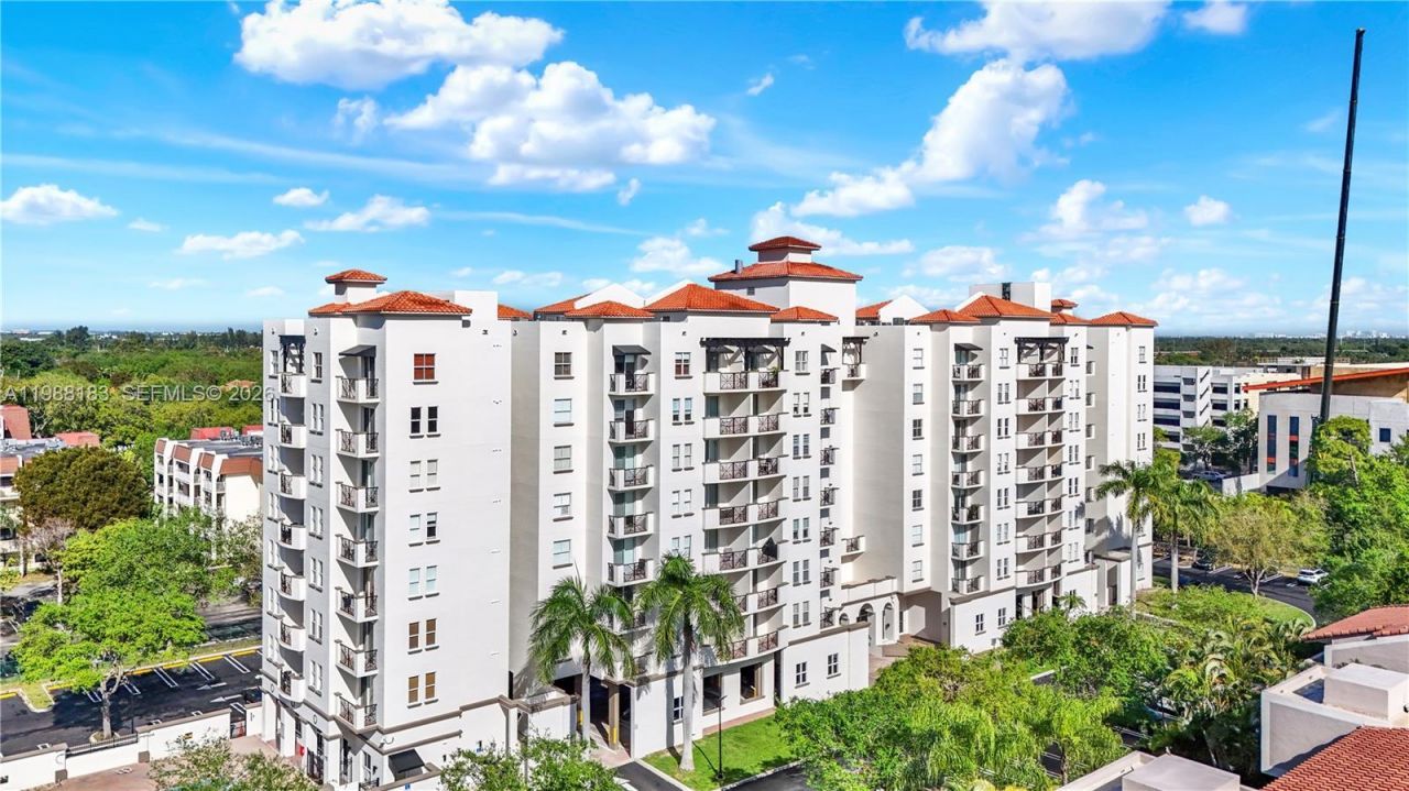 9021 SW 94th St, Unit 308, Miami, FL 33176 Photo