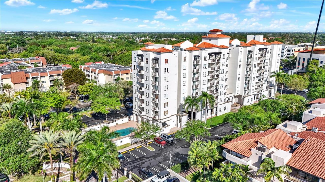 9021 SW 94th St, Unit 308, Miami, FL 33176 Photo