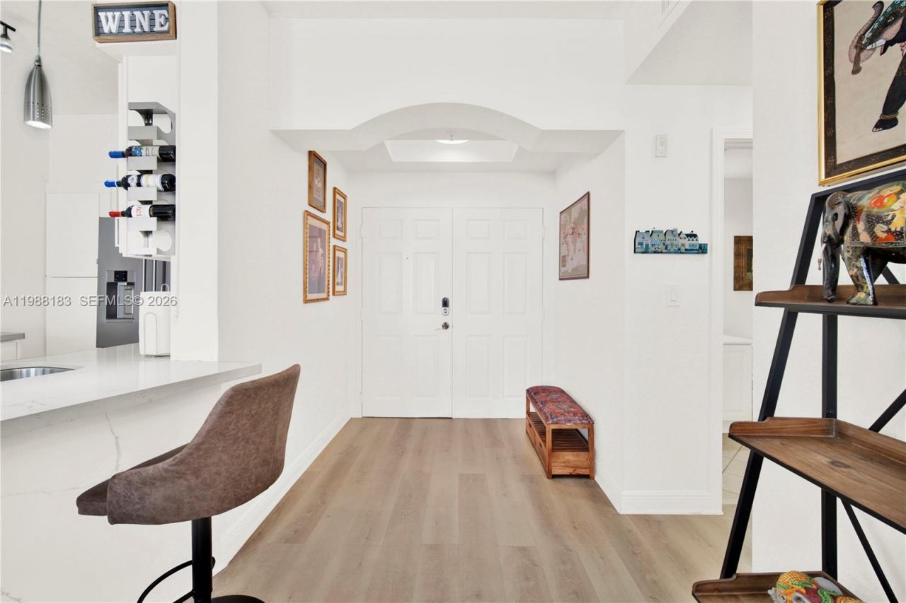 9021 SW 94th St, Unit 308, Miami, FL 33176 Photo